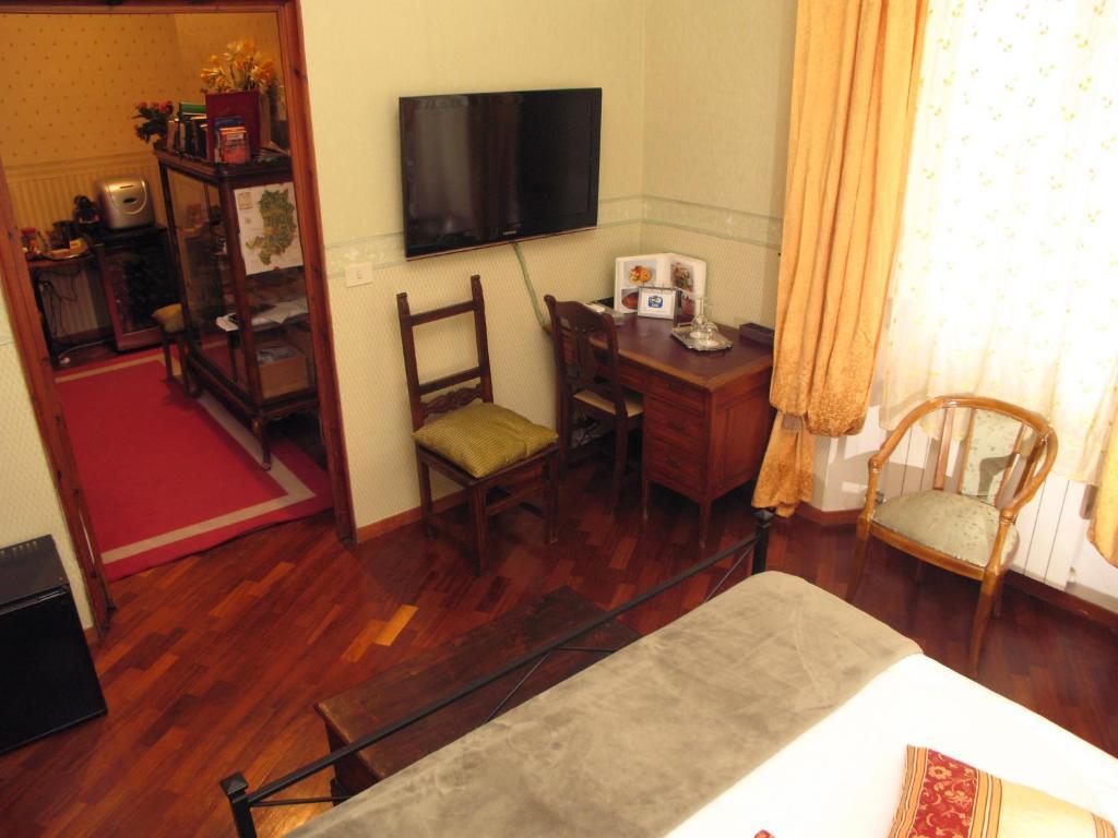 Gourmet B&B Giglio Bianco ฟลอเรนซ์ ภายนอก รูปภาพ